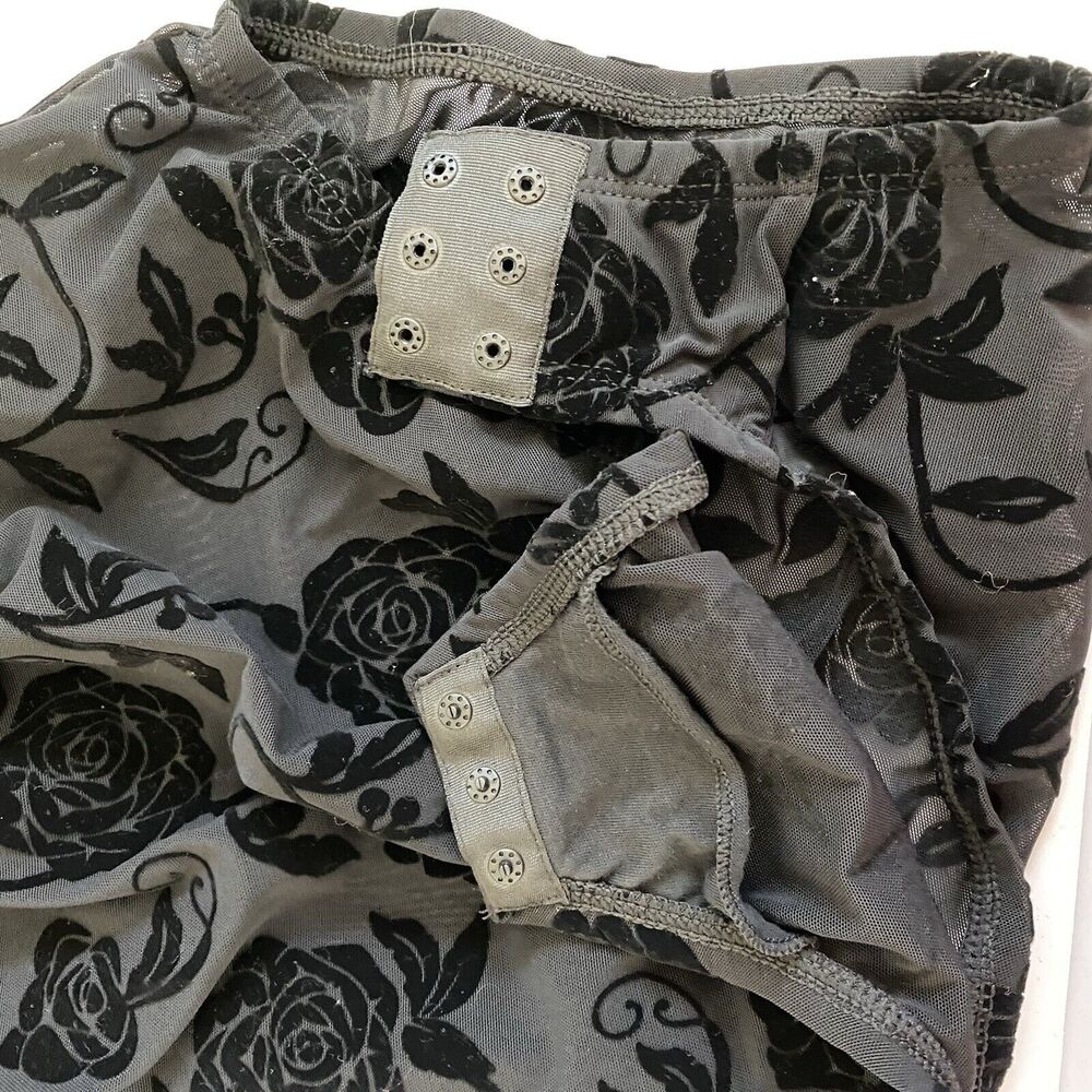 Torrid Black Flocked Rose‎ Mesh V-Neck Bodysuit Semi-Transparent 1X Whimsigoth - Picture 7 of 9